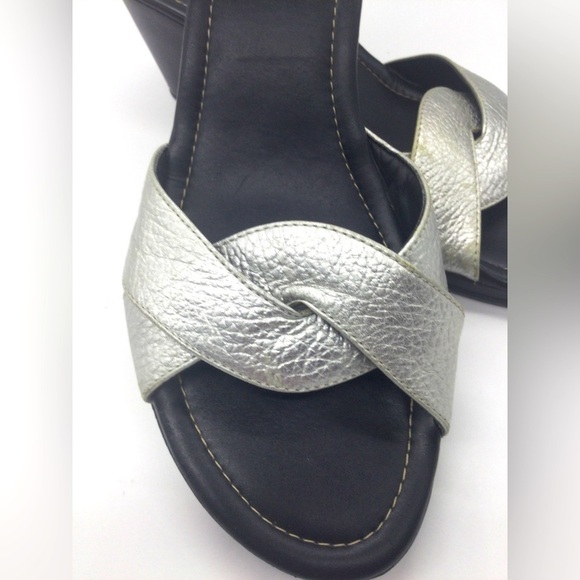 Talbots 9.5 Silver comfy sandal slides twist metallic resort wedge - Picture 3 of 9